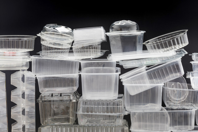 Ilustrasi Wadah Makanan dari Plastik. Foto: Konektus Photo/Shutterstock