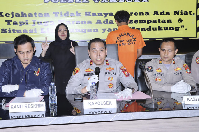 Rers rilis kasus penjambretan kalung emas milik lansia di Tambora, Jakarta barat.  Foto: Dok. Istimewa