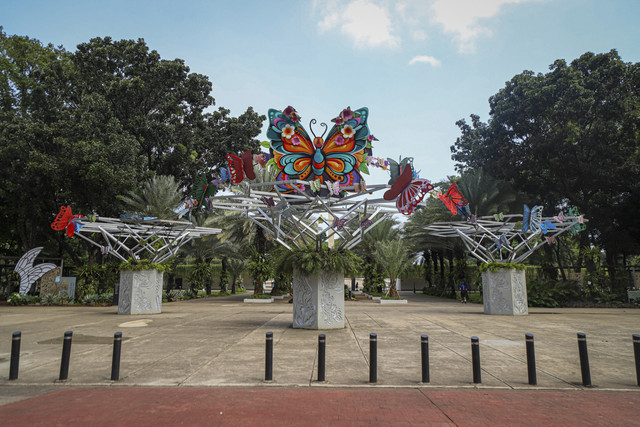 Warga berolahraga saat melakukan aktivitas di Lapangan Banteng, Jakarta, Sabtu (1/3/2025). Foto: Iqbal Firdaus/kumparan