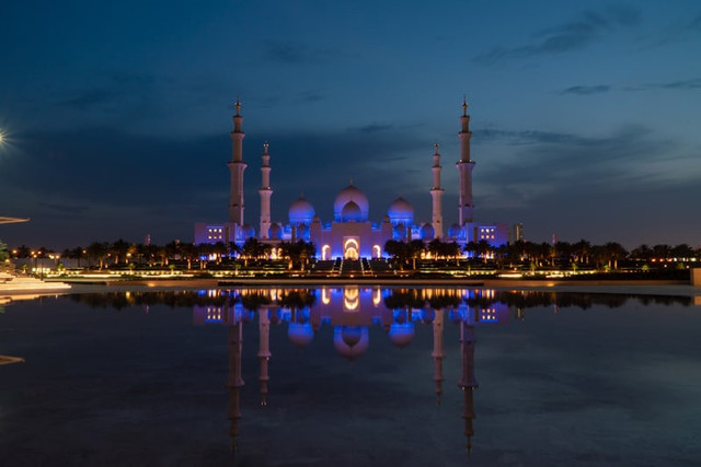 jadwal imsakiyah dan buka puasa Purwokerto 2025. Foto hanyalah ilustrasi bukan tempat sebenarnya. Sumber: Unsplash/Kel Avelino