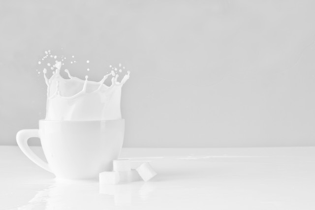 Ilustrasi Apa Itu Susu Evaporasi?, Unsplash/Jagoda Kondratiuk