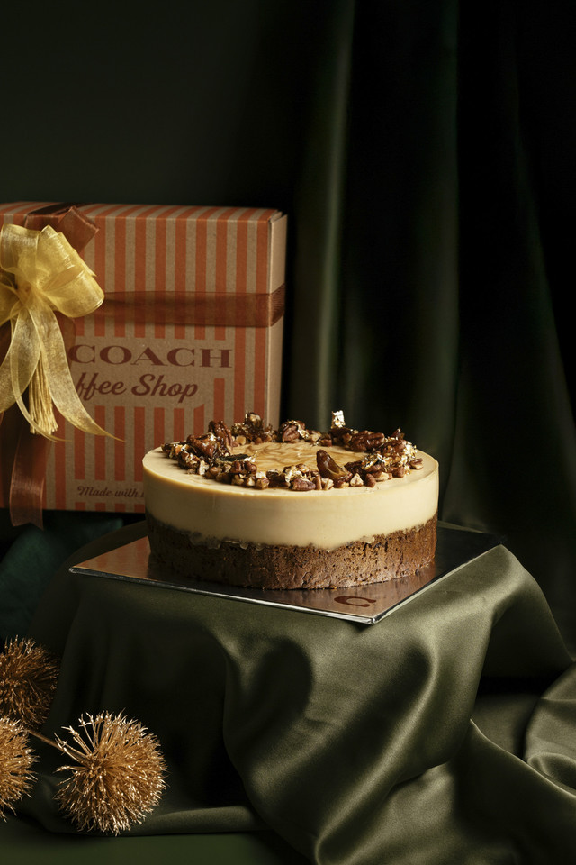 Salah satu menu spesial, Salted Caramel Date Cheesecake yang ada di The Coach Coffe Shop. Foto: The Coach Restaurant