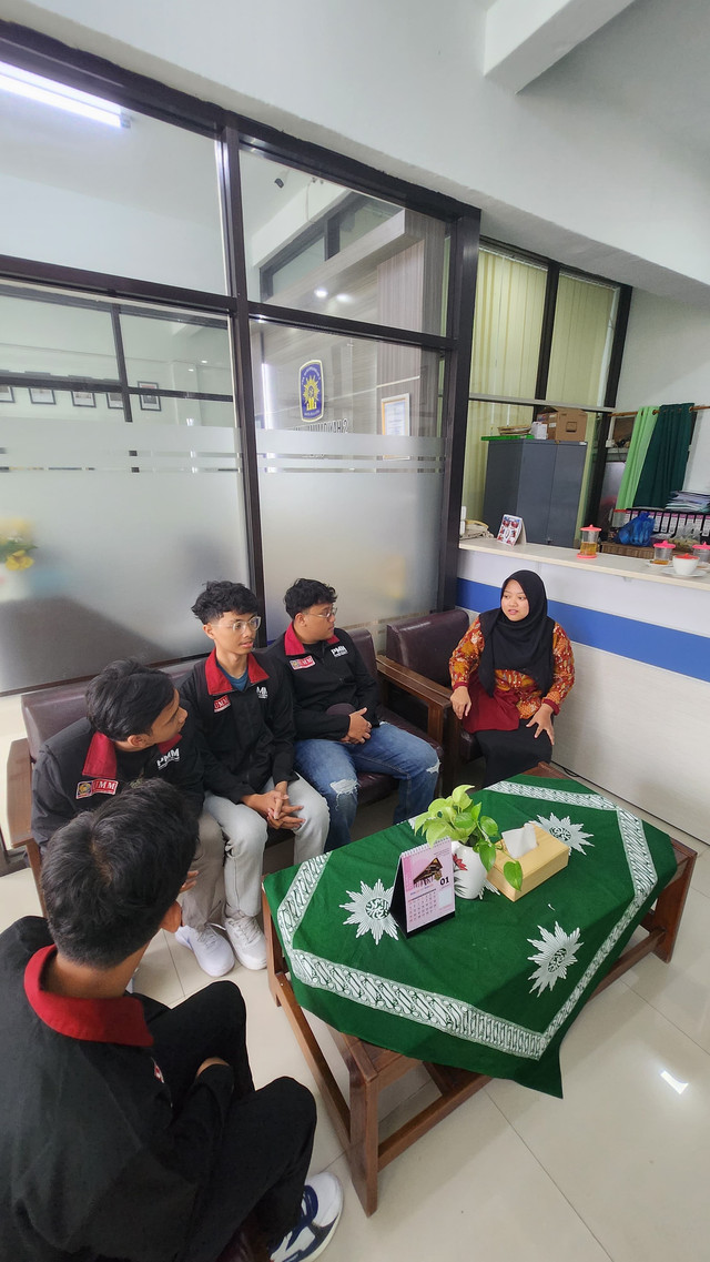 Perizinan & Dokumentasi (Kelurahan Tunggulwulung (Sumber: PMM Kelompok 96))