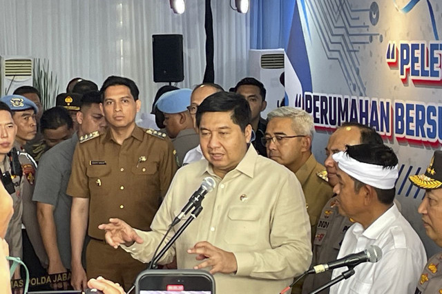 Menteri Perumahan dan Kawasan Permukiman (PKP) Maruarar Sirait (Ara) di Ayyasa Presisi Residence, Karawang, Jawa Barat, Selasa (4/3/2025). Foto: Ghifari/kumparan