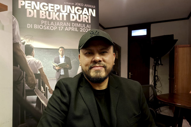 Sutradara film Joko Anwar dalam Roundtable Interview film Pengepungan Di Bukit Duri, kantor Come and See Pictures, Cipete, Jakarta Selatan, Selasa (4/3/2025). Foto: Giovanni/kumparan