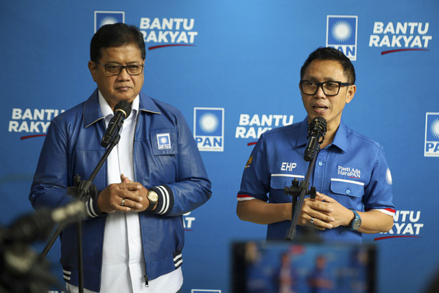 Wakil Ketua Umum PAN Viva Yoga Mauladi dan Sekretaris Jenderal PAN Eko Hendro Purnomo memberikan keterangan pers terkait update dan isu terbaru dari partai di Kantor DPP Partai PAN, Jakarta, Kamis (6/3/2025). Foto: Iqbal Firdaus/kumparan