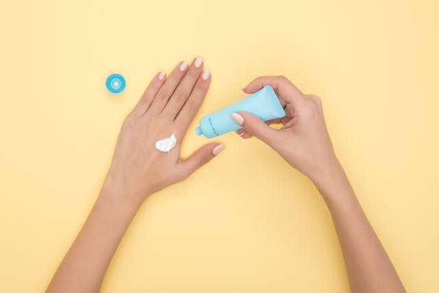 Ilustrasi rekomendasi sunscreen wardah untuk kulit kombinasi. Sumber: www.pexels.com