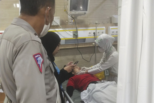 Korban kecelakaan motor akibat jalan berlubang di Ciputat Timur, Sabtu (8/3/2025). Foto: Dok. Istimewa