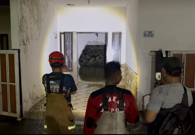 Suasana rumah warga yang rusak diterjang banjir di Jalan Benda II RT 01/01, Kelurahan Rangkapan Jaya Baru, Pancoran Mas, Kota Depok. Foto: Dok. Istimewa