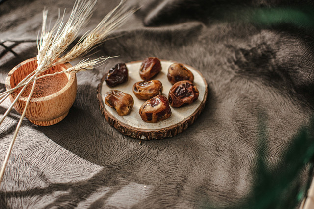 Tempat sahur di Medan. Foto hanya ilustrasi, bukan tempat sebenarnya. Sumber: Unsplash/Masjid Pogung Dalangan