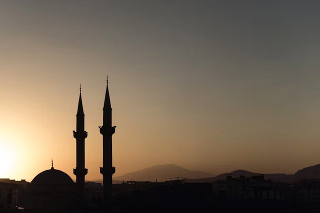 Jadwal imskaiyah Ramadhan 2025 Cilacap. Foto hanya ilustrasi, bukan tempat yang sebenarnya. Sumber: Unsplash/Ali Arif Soydaş