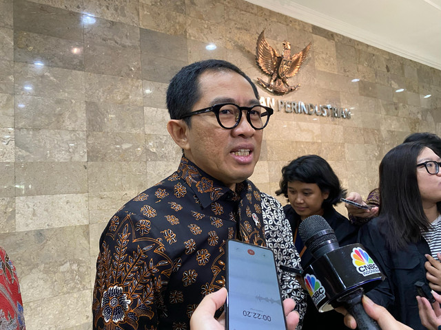 Wakil Menteri Perindustrian (Wamenperin) Faisol Riza di kantornya, Jakarta, Rabu (12/3). Foto: Muhammad Fhandra/kumparan