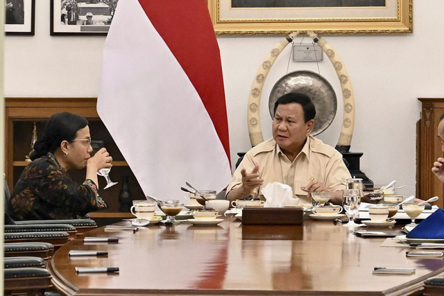 Presiden Prabowo Subianto buka puasa bersama denga Menkeu Sri Mulyani di Istana Merdeka, Jakarta Pusat, Rabu (12/3/2025). Foto: Dok. Istimewa