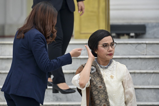 Menteri Keuangan Indonesia Sri Mulyani Indrawati saat pelantikan menteri Kabinet Merah Putih di Istana Negara, Jakarta, Senin (21/10/2024). Foto: Mandel Ngan/AFP