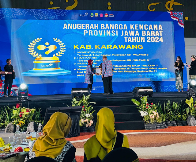 Perjalanan dinas bersama Pimpinan ke luar kota (Sumber : Dok. Pribadi)