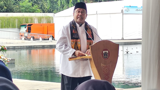 Wakil Gubernur DKI Jakarta Rano Karno memberikan sambutan dalam festival bedug Pemprov Jakarta, Lapangan Banteng, Jakarta Pusat, Jumat (14/3). Foto: Alya Zahra/kumparan