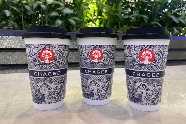 Minuman best seller dari CHAGEE, Jasmine Green Milk Tea. Foto: Salsha Okta Fairuz/kumparan