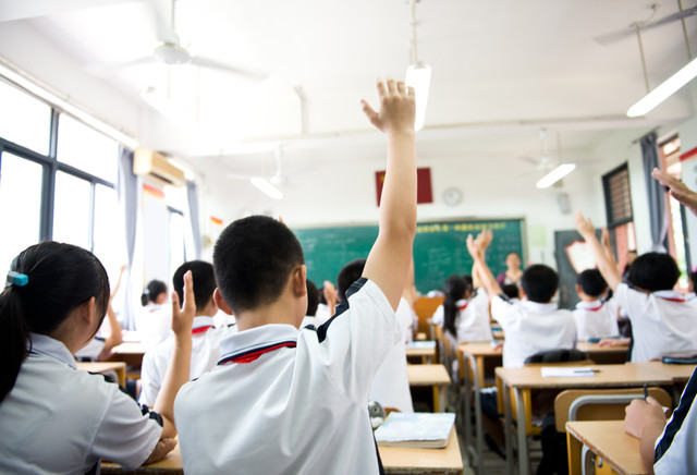 Ilustrasi anak belajar di dalam kelas. Foto: hxdbzxy/Shutterstock