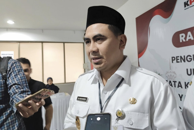 Wakil Gubernur Jateng Taj Yasin menjawab pertanyaan wartawan saat ditemui dalam Rakor Penguatan Kepala Daerah yang digelar KPK di Jogja Expo Center (JEC), Bantul, Rabu (19/3/2025). Foto: Arfiansyah Panji Purnandaru/kumparan