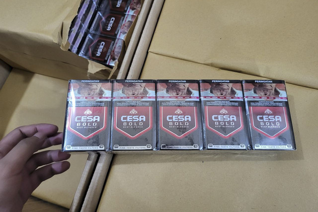 Sebanyak 542 karton rokok ilegal di pabrik rokok Pasuruan. Foto: Dok. Bea Cukai