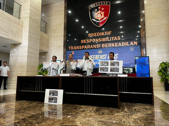 Konferensi Pers Dirtipidsiber pengungkapan kasus Scaming Crypto di Mabes Polri, Jakarta Selatan, Rabu (19/3). Foto: Rayyan Farhansyah/kumparan