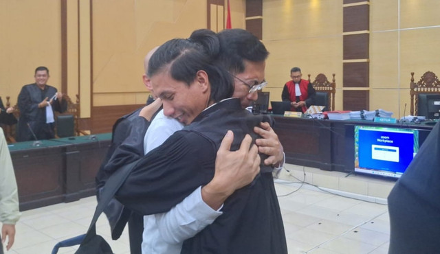 Mantan Pimpinan Cabang Bank Sumsel Babel Pangkalpinang, Mochamad Robbi Hakim, usai pembacaan vonis. (ist)