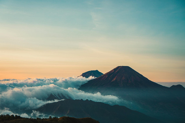 Ilustrasi mitos Gunung Salak. Foto: Pexels.com/rizknas