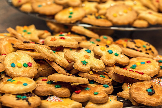 Ilustrasi perbedaan kue semprit dan sagu keju, Foto: Pixabay/stevepb