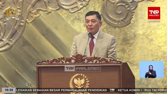 Menteri Pertahanan RI Sjafrie Sjamsoeddin dalam rapat Paripurna DPR RI Ke-15 Masa Persidangan II Tahun Sidang 2024-2025. Foto: YouTube/ DPR RI