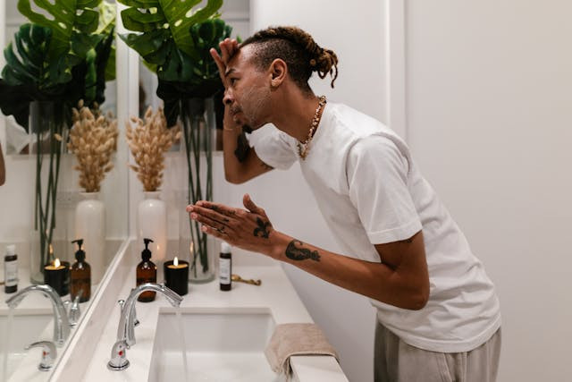 Ilustrasi produk skincare yang mengandung salicylic acid. Foto: Pexels/