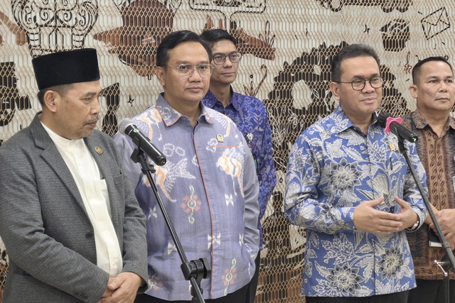 Konferensi pers Ombudsman RI dengan Menteri Perdagangan di Kantor Kementerian Perdagangan pada Jumat (21/3/2025). Foto: Argya D. Maheswara/kumparan 