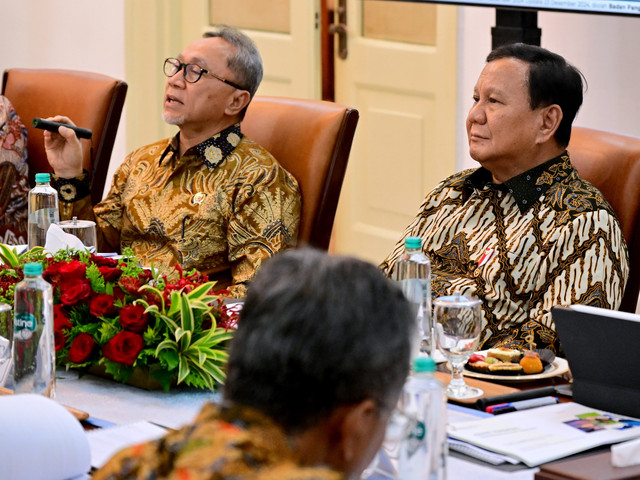 Sidang Kabinet Paripurna Terkait Persiapan Jelang Idul Fitri 1446 H di Istana Merdeka, Jakarta, Jumat (21/3/2025).
Foto: Dok. Istimewa
