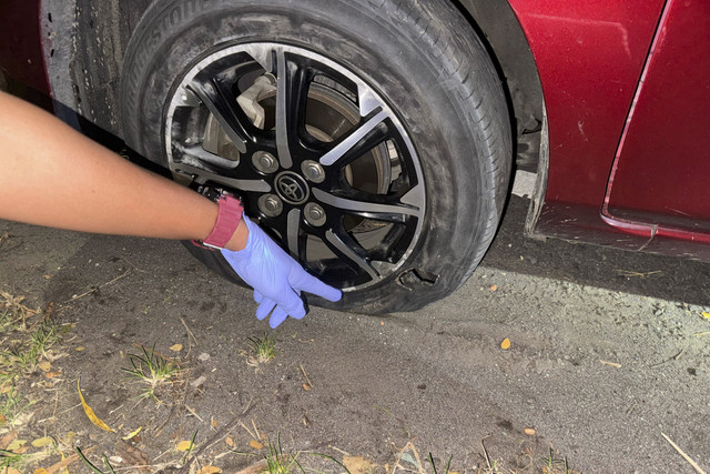 Polisi melakukan olah TKP pria tewas dalam mobil di Bantul, Jumat (21/3/2025). Foto: Dok. Istimewa