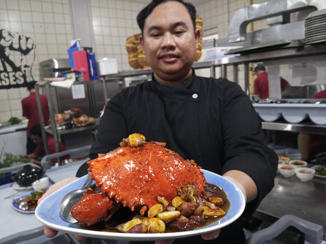 Kepiting Garlic Caramel, olahan seafood istimewa untuk sajian Idul Fitri. Foto: Masruroh/Basra