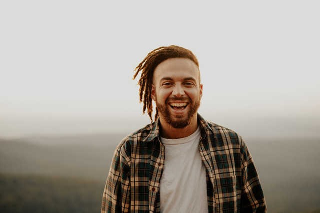 Iusrasi Jokes Bapak-Bapak yang Receh. Unsplash.com/Brooke Cagle.
