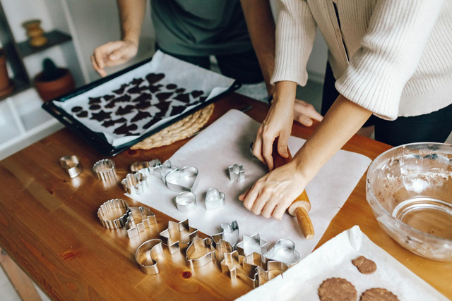 Ilustrasi tips agar cetakan kue tidak lengket. Foto: Pexels.com/ROMAN ODINTSOV