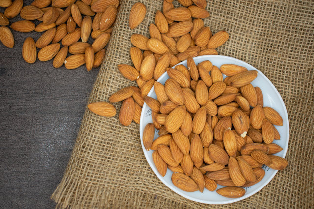 Ilustrasi manfaat kacang almond. Foto: Pexels