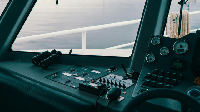 Bridge di Kapal. Sumber: pexel.com