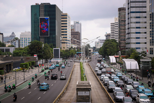 Kondisi lalu lintas di Kawasan Bundaran HI, Jakarta, Selasa (25/3/2025). Foto: Iqbal Firdaus/kumparan
