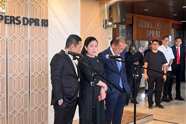 Ketua DPR RI Puan Maharani memberikan keterangan pers di Kompleks Parlemen, Senayan, Jakarta, Selasa (25/3/2025). Foto: Haya Syahira/kumparan