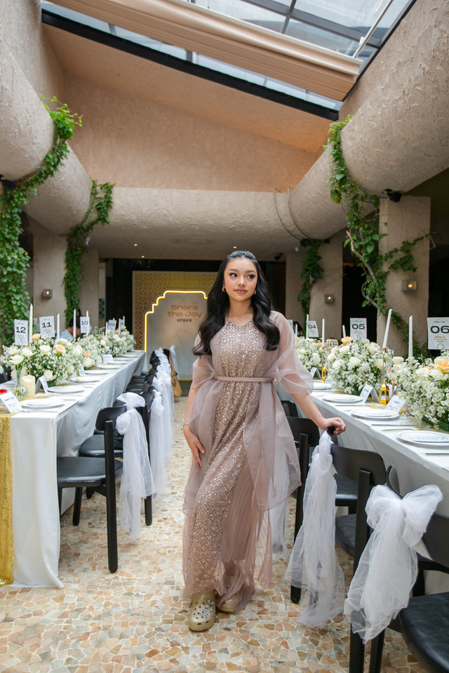 Crocs X Naura Ayu Hadirkan Koleksi Ramadan Edisi Terbatas. Foto: Crocs