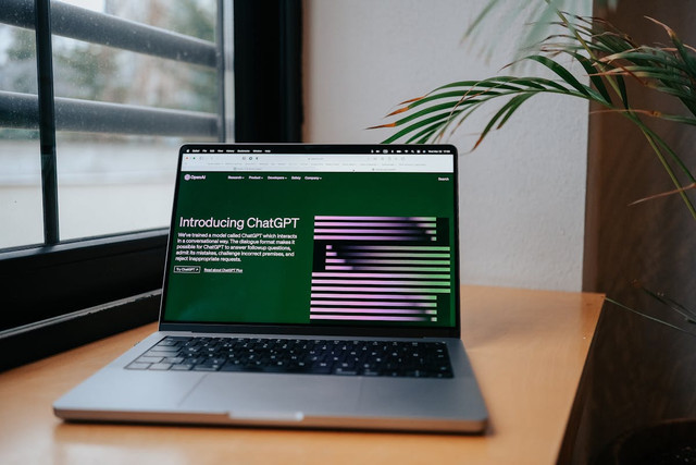ChatGPT adalah artificial intillegence yang populer saat ini. Foto: Pexels