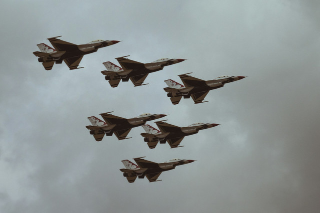 USAF Thunderbolts. Sumber: Unsplash/UX GUN