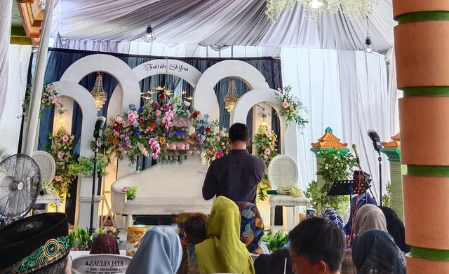 ilustrasi tradisi pernikahan sumber hasil foto sendiri