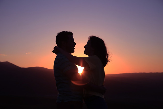 Ilustrasi sinopsis kabhi alvida naa kehna, foto: unsplash/Oziel Gómez