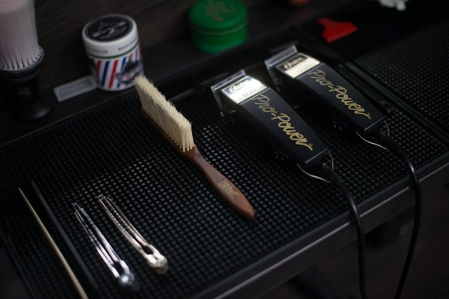 Barbershop di Tegal. Foto hanya ilustrasi, bukan tempat yang sebenarnya. Sumber: Pexels/Dmitry Zvolskiy