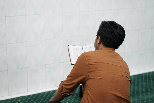 Ilustrasi  Doa Puasa Hari ke-27 Ramadhan, sumber gambar unsplash/Taliwang Mengaji