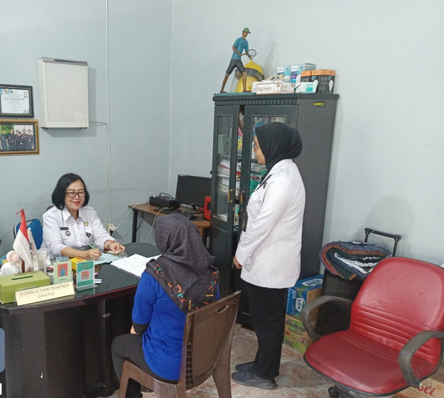 Pastikan Kesehatan WBP Tim Kesehatan Lapas Magelang Lakukan Sambang Sehat