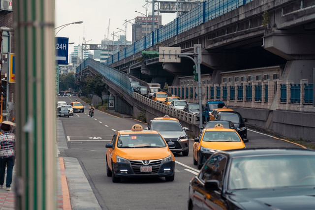 Ilustrasi sejarah Tol Trans Jawa, Pecels/Jimmy Liao