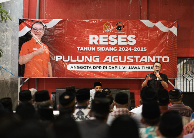 Anggota DPR RI, Pulung Agustanto saat berdialog dengan masyarakat. (Ist)